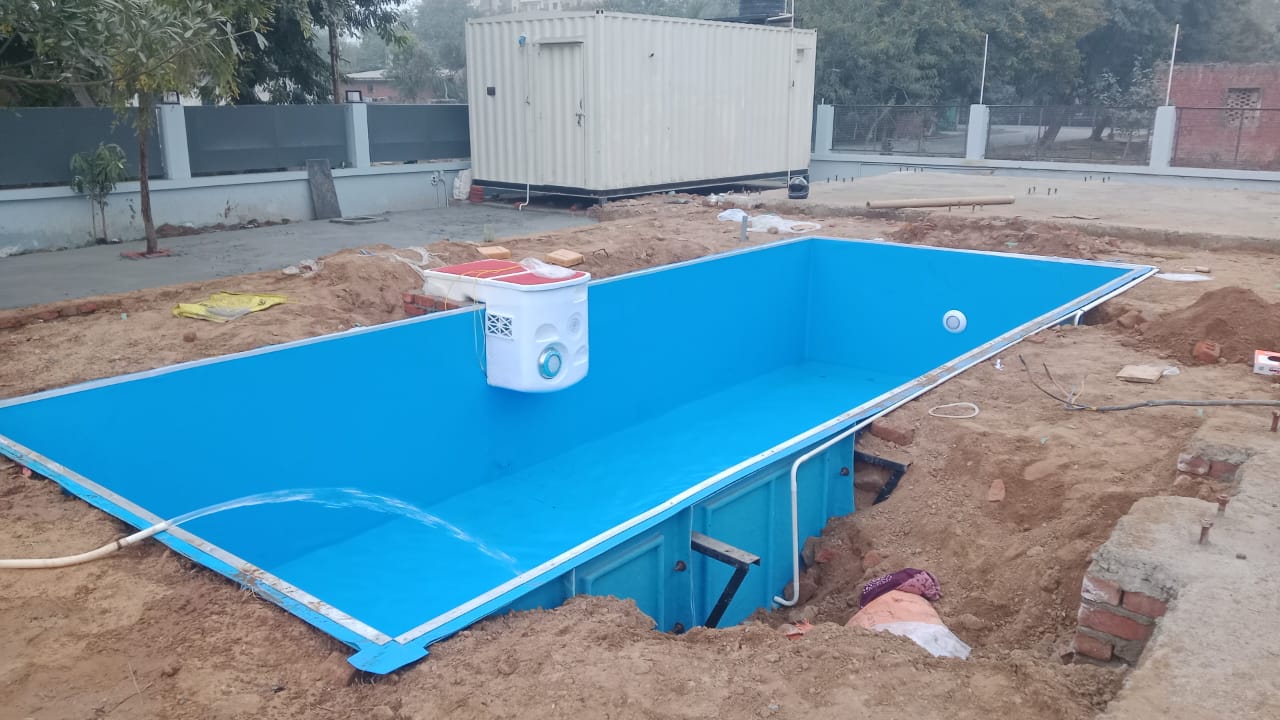Pool with Jacuzzi